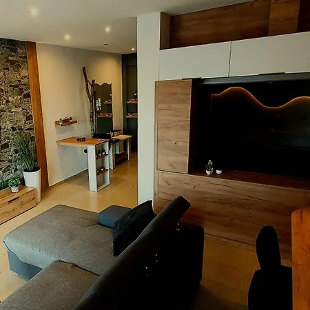 Sky View Apartment *