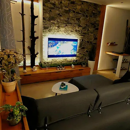 Sky View Apartment *
